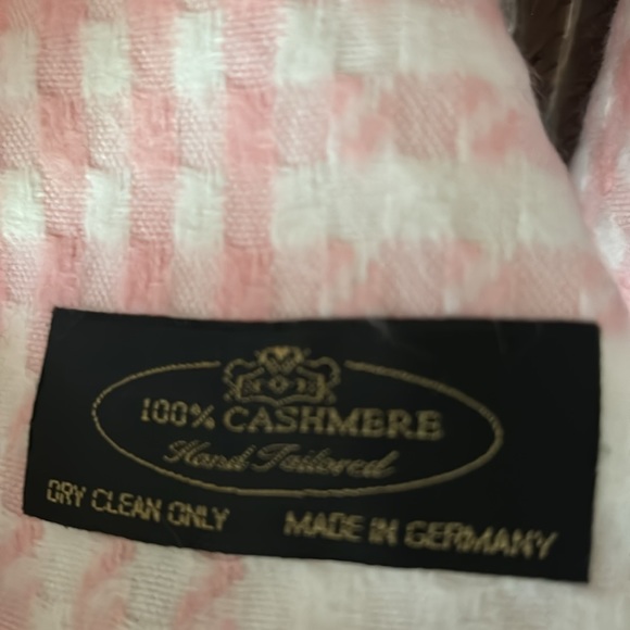 Softest German 100% cashmere scarf - Picture 3 of 3